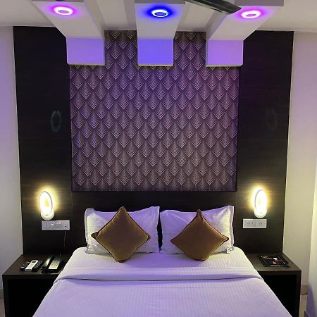 The Porch Inn Hotel/Service Apartments Bangalore Exterior foto