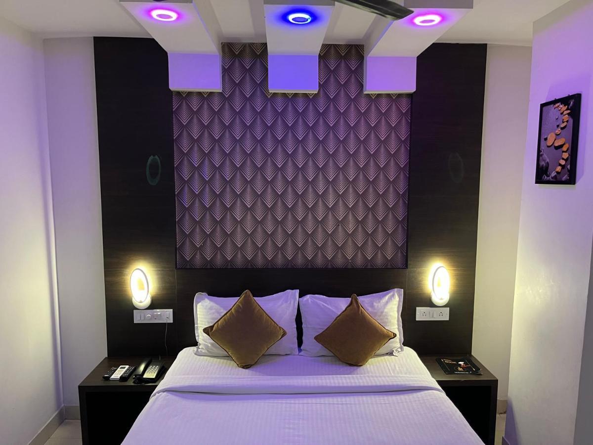 The Porch Inn Hotel/Service Apartments Bangalore Exterior foto