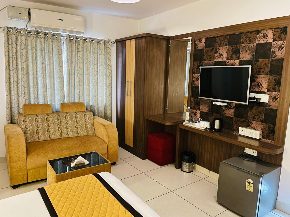 The Porch Inn Hotel/Service Apartments Bangalore Exterior foto