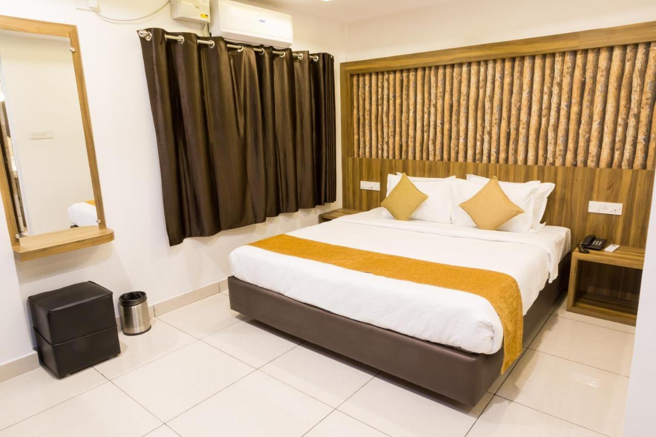 The Porch Inn Hotel/Service Apartments Bangalore Exterior foto